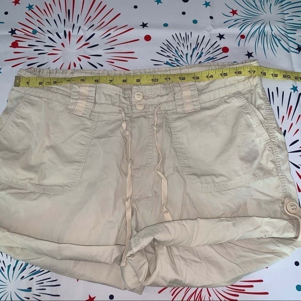 Motherhood Maternity Khaki Shorts, sz M - Picture 4 of 5